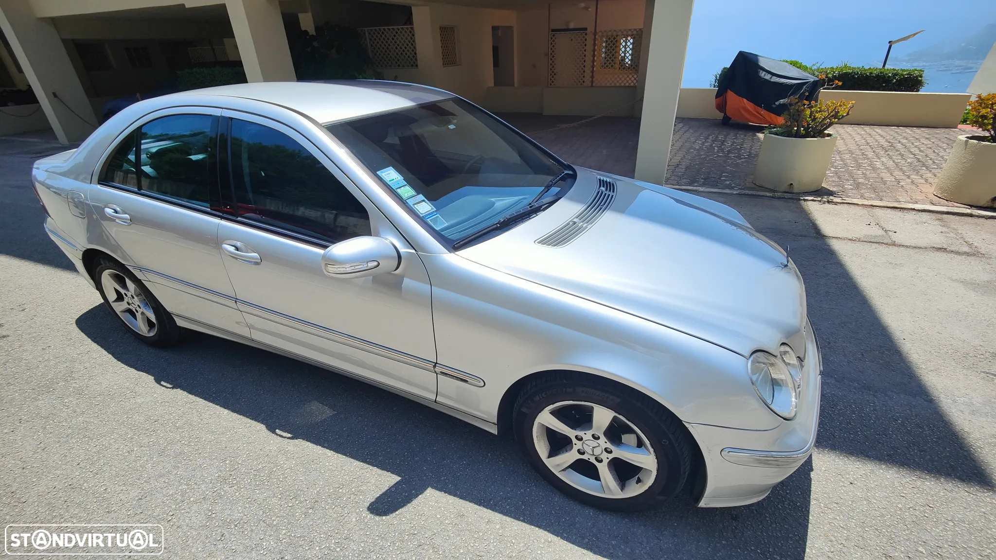 Mercedes-Benz 220 - 7