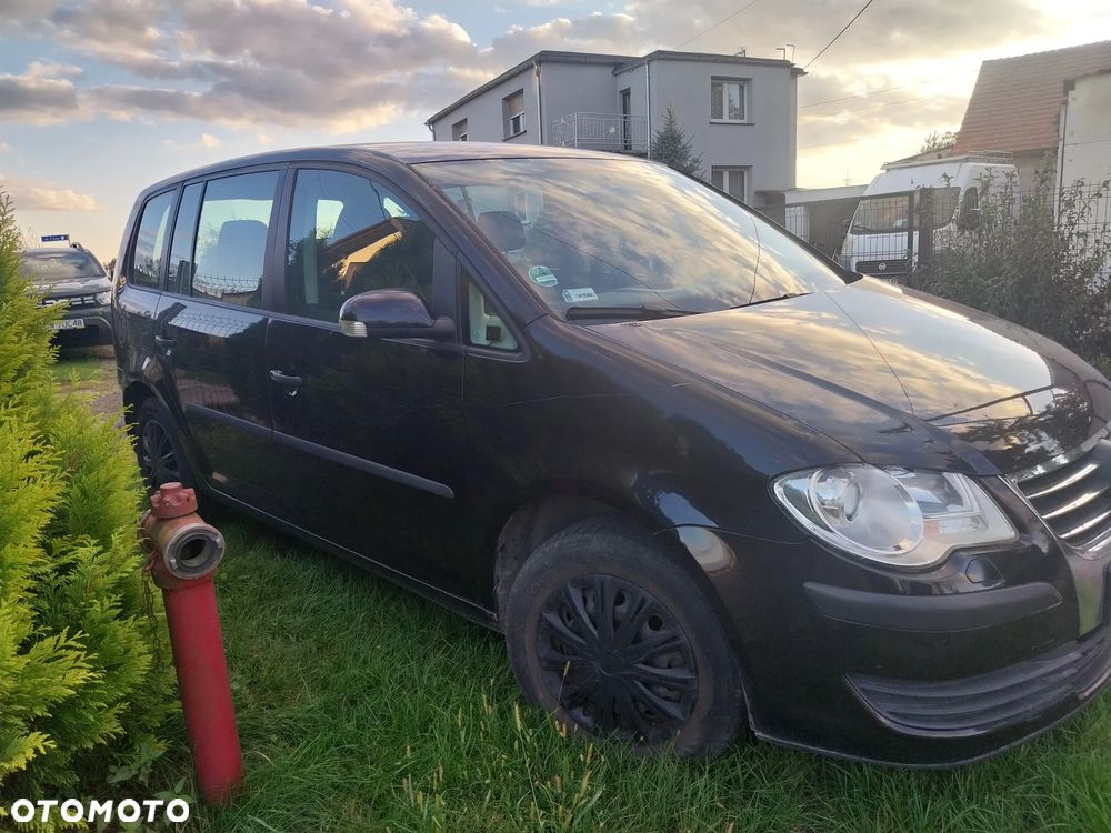Volkswagen Touran - 4