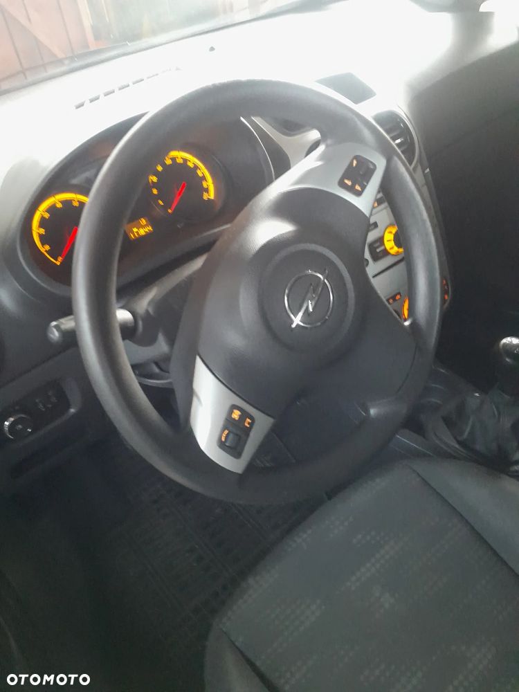 Opel Corsa 1.2 16V Enjoy - 8