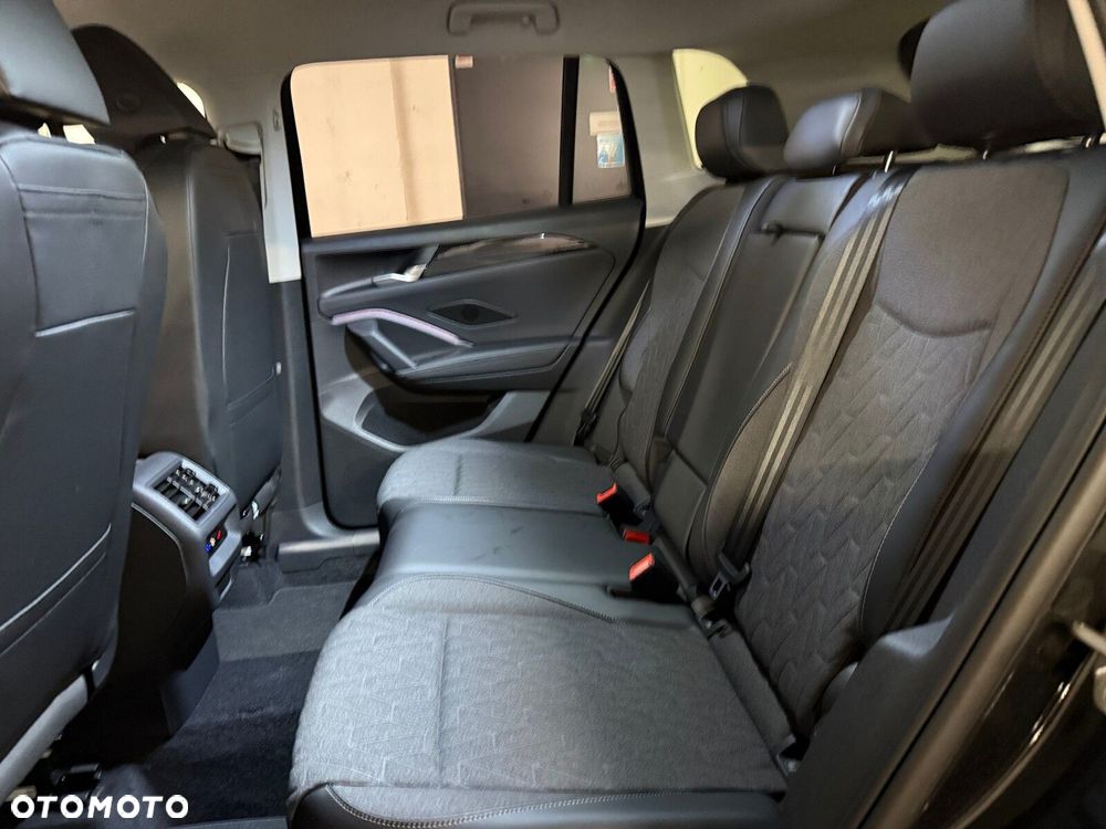 Volkswagen Tiguan - 16