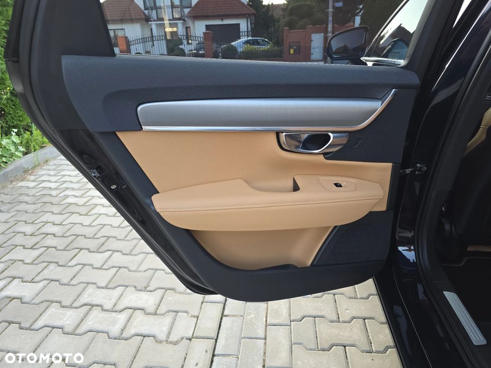 Volvo V90 D3 Momentum Pro - 20