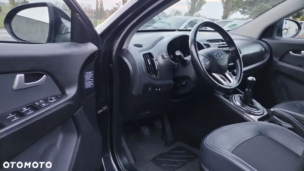 Kia Sportage 2.0 L - 8