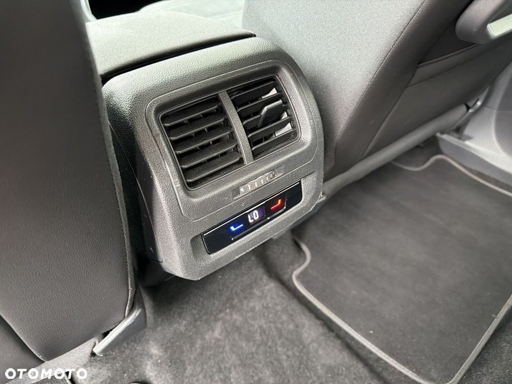 Volkswagen Touran 2.0 TDI BMT Comfortline DSG - 33