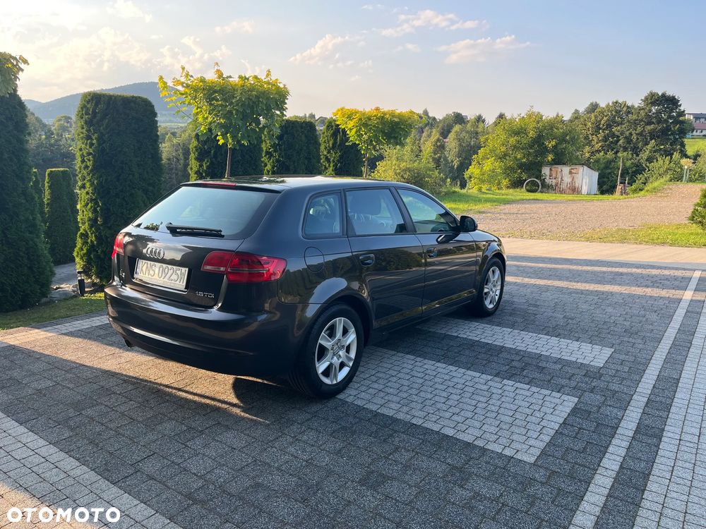 Audi A3 Sportback 1.6 TDI DPF Ambiente - 7