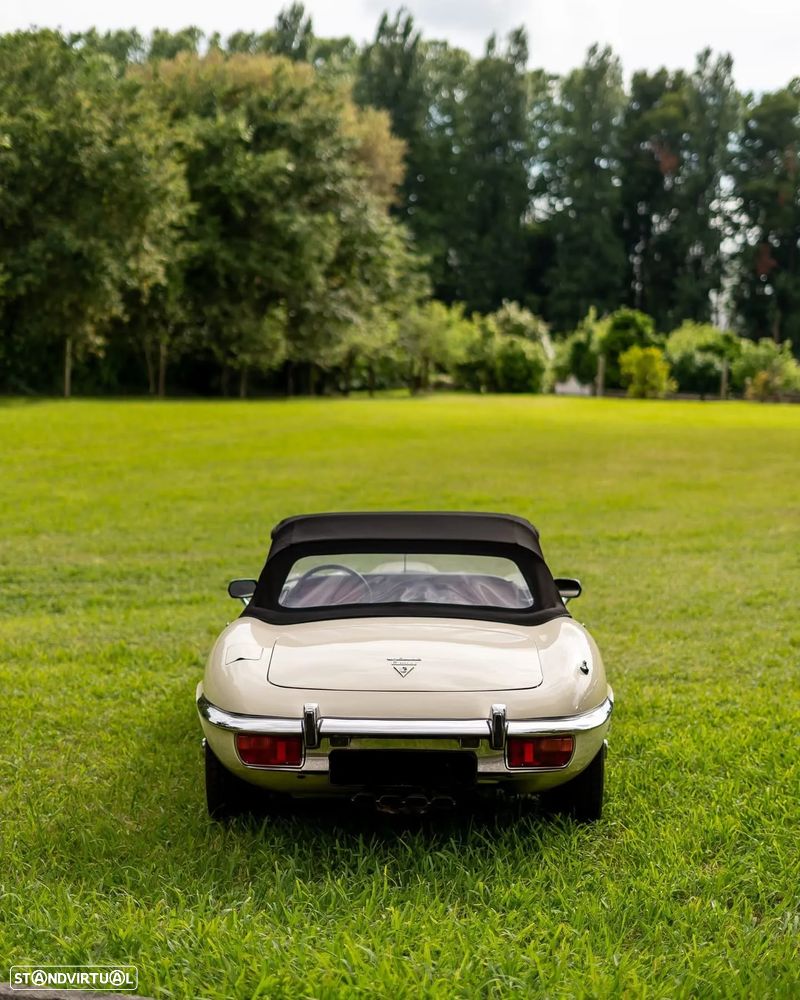Jaguar E-Type - 5