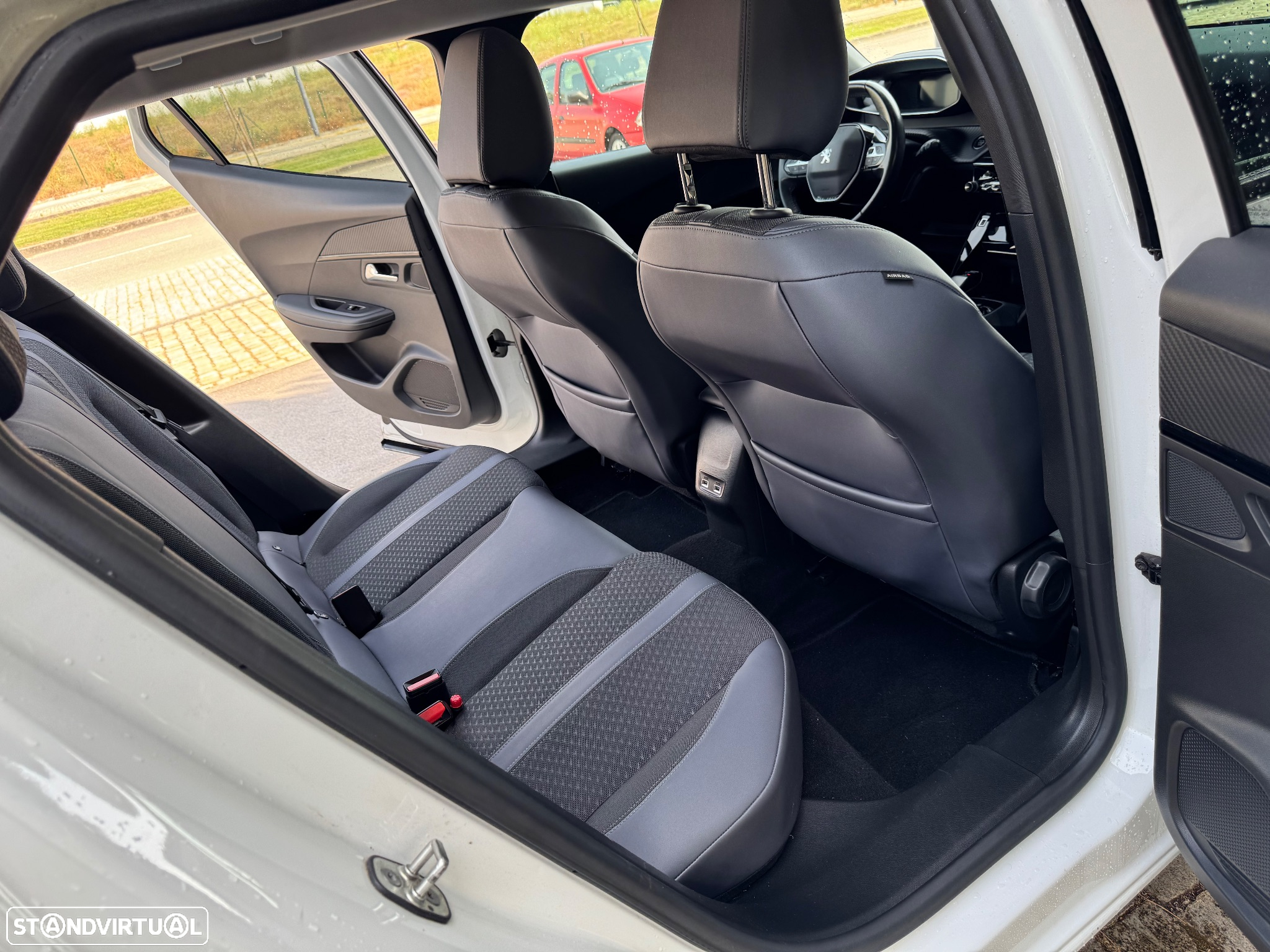 Peugeot e-2008 50 kWh Active Pack - 20
