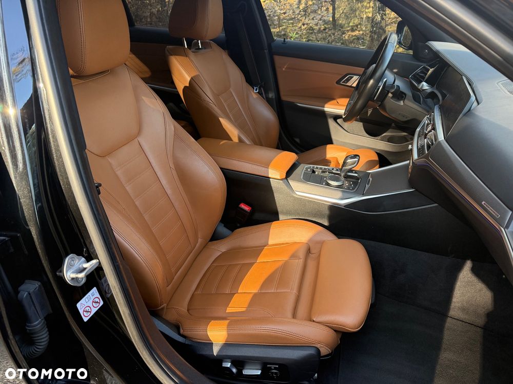 BMW Seria 3 330d M Sport - 16