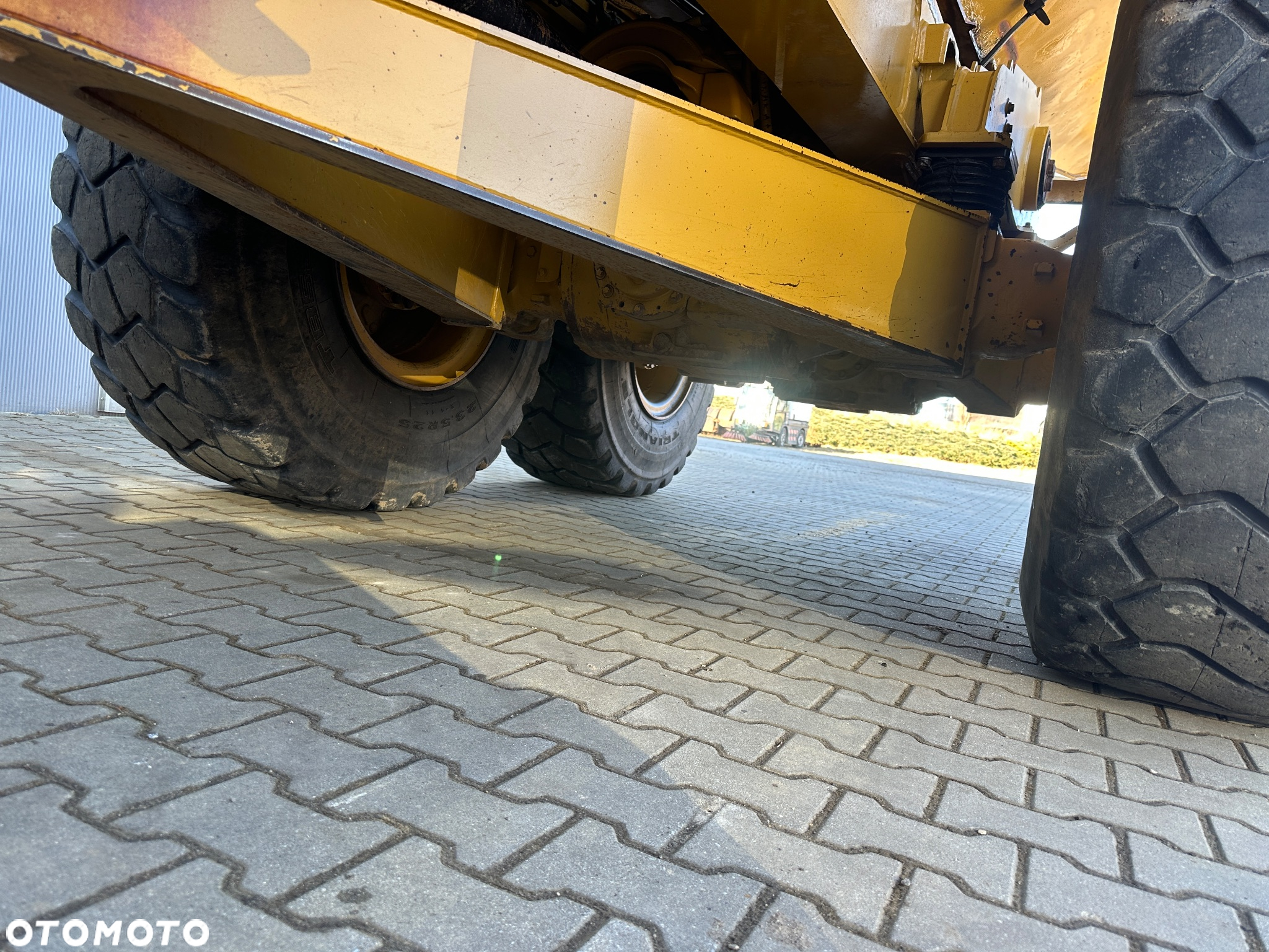 Bell B30 Cat 730 - 11