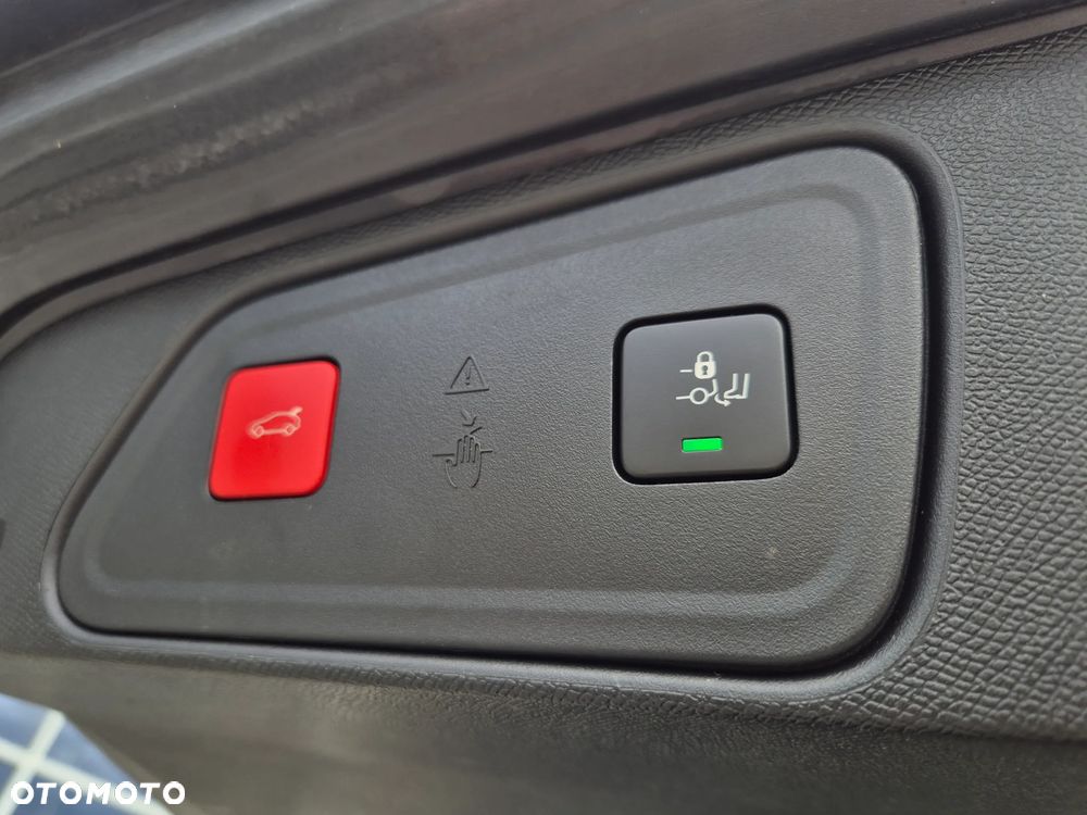 Peugeot 3008 1.6 PureTech Hybrid PHEV Allure Pack S&S EAT8 - 24