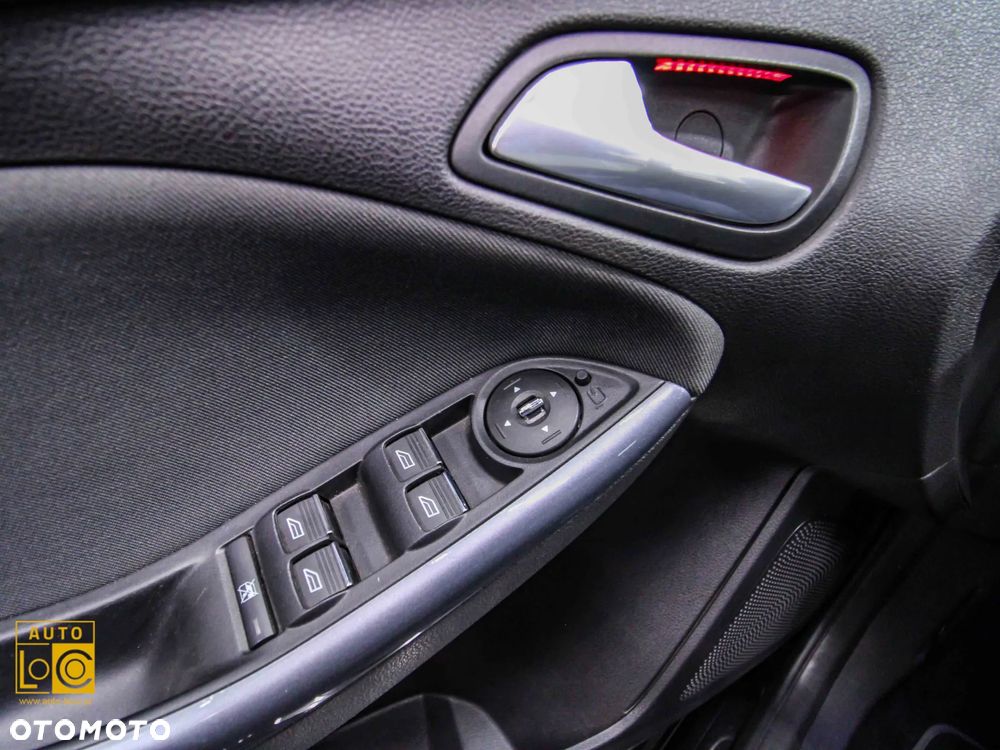 Ford Focus 1.6 EcoBoost Titanium - 23