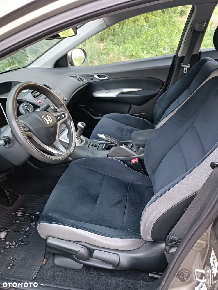 Honda Civic 1.8 Comfort - 9