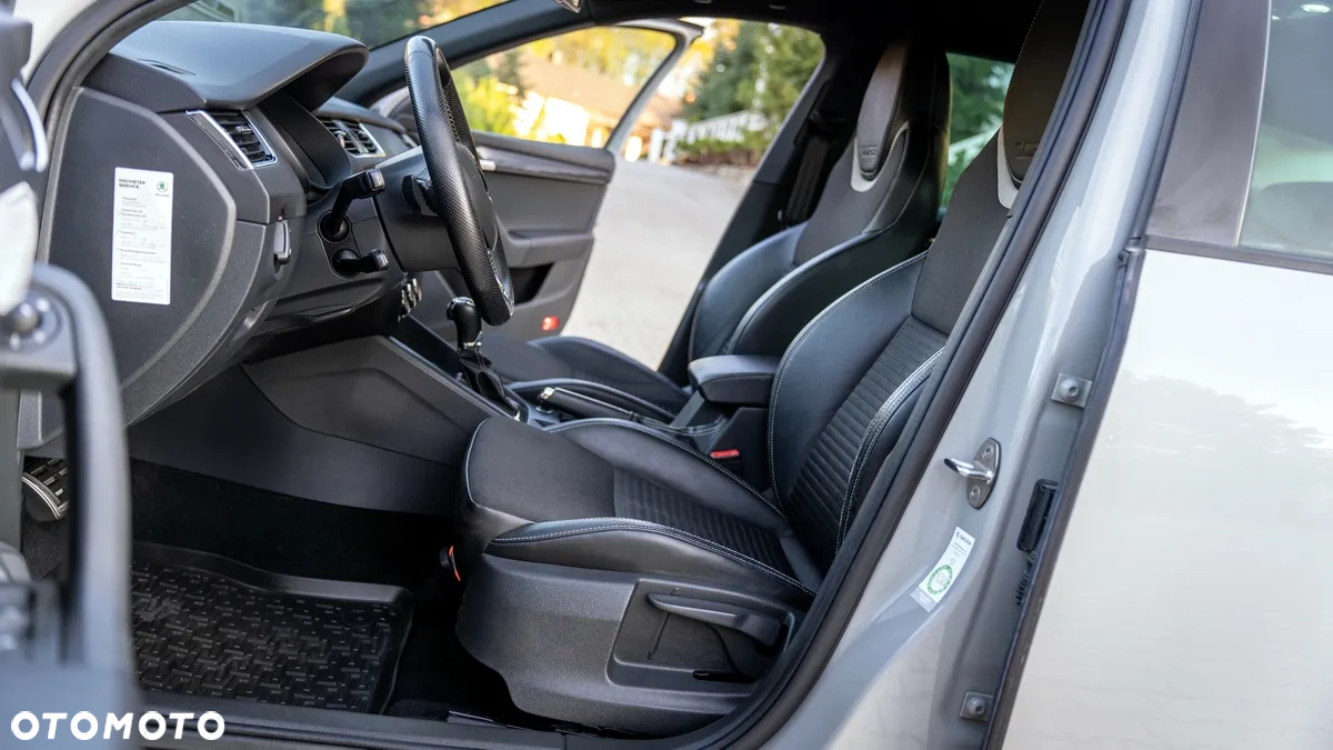 Skoda Octavia 2.0 TDI RS DSG - 20
