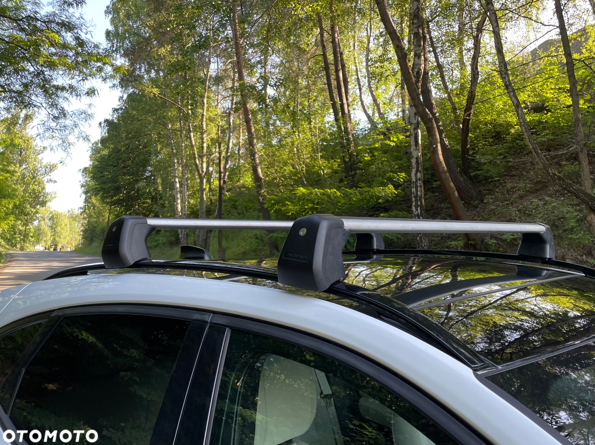 Jaguar E-Pace P250 AWD R-Dynamic SE - 18
