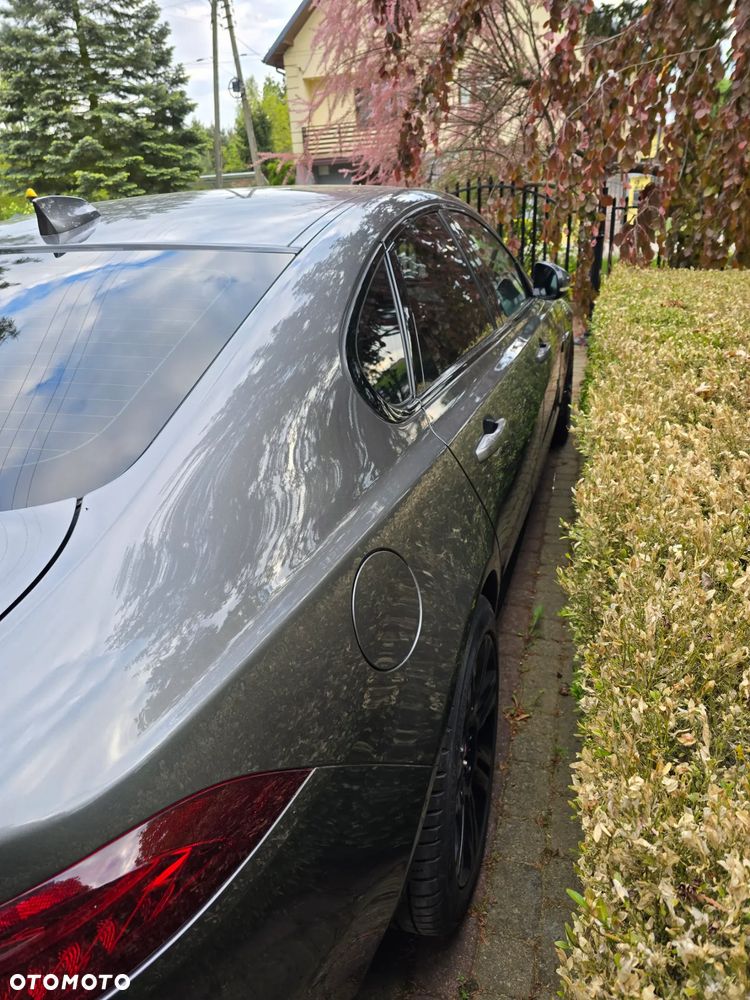 Jaguar XF 2.0 i4D R-Sport - 3