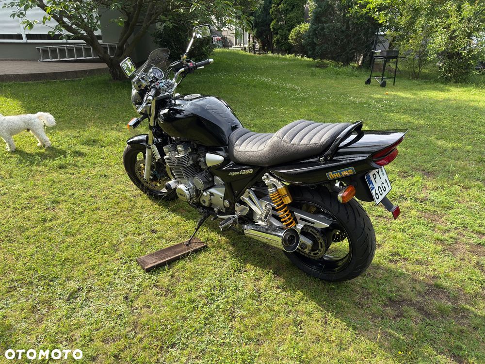 Yamaha XJR - 5