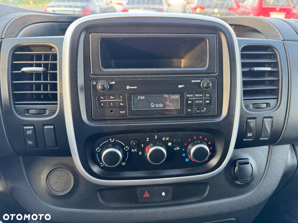 Renault Trafic - 18