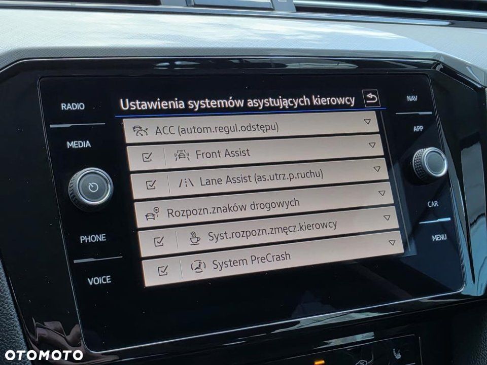 Volkswagen Passat - 35