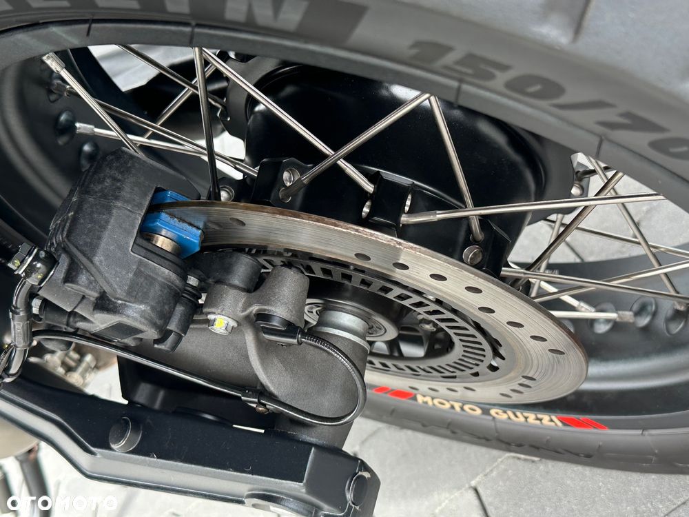 Moto Guzzi V85 - 31