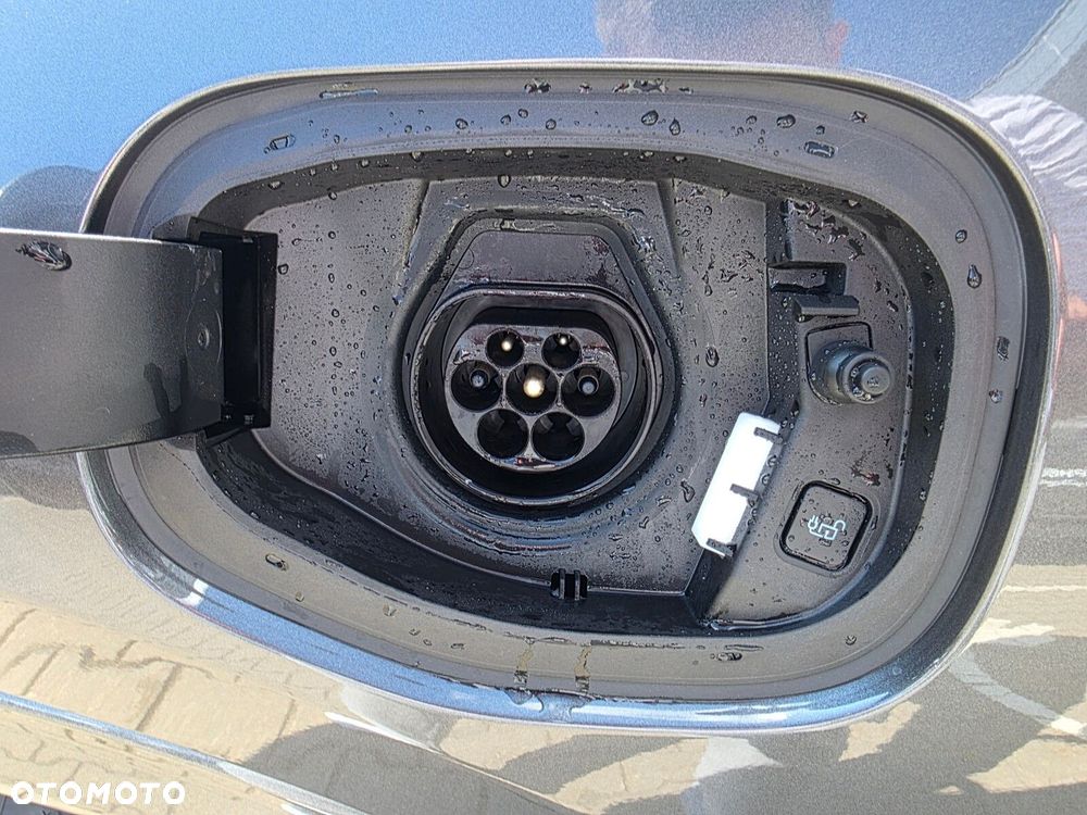 Ford Kuga - 11