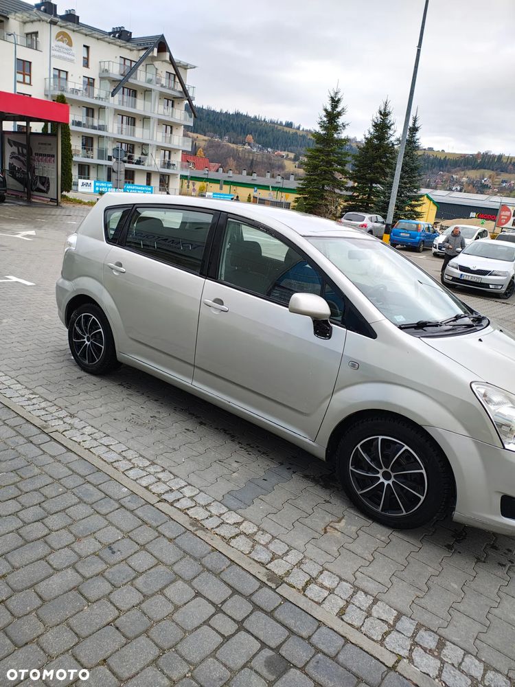 Toyota Corolla Verso 2.2 D-4D - 3