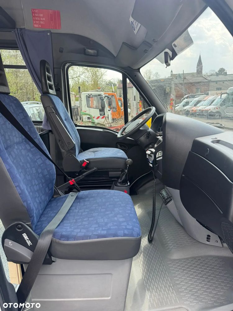 Irisbus Iveco Daily Klima Tylko 157 tyś km z Wojska Francuskiego 17 Osobowy - 14