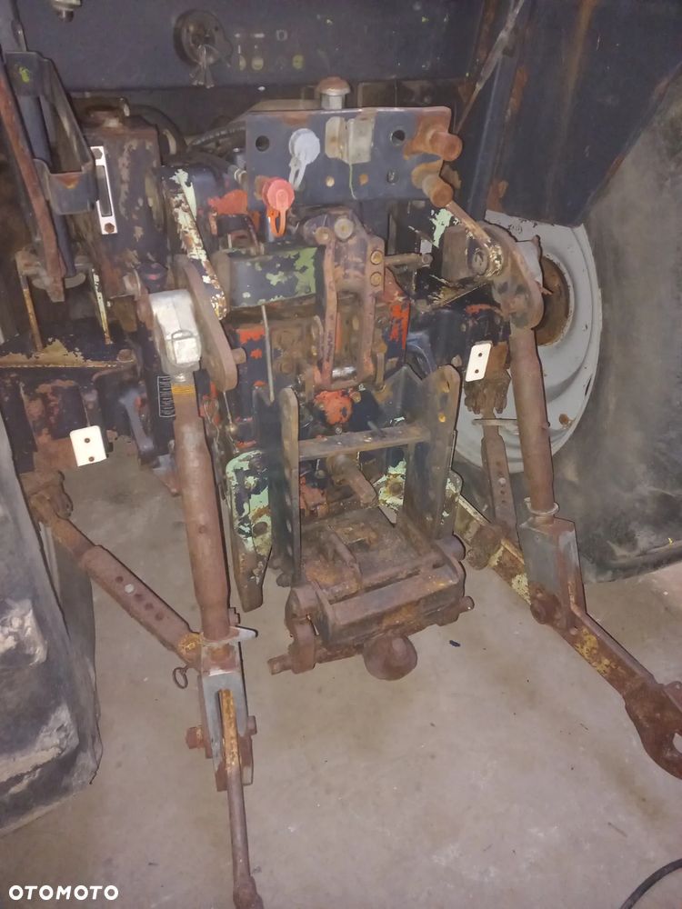 Części Deutz Agroprima,Agroxstra,Agrostar DX 4.31,4.51,4.30,4.50,4.61,4.68,4.71,4.78,6.08,6,11. 6.21, 6,28, 6.31,6.61,6.05,6.10,6.30,6.50 silnik BF4L 913,skrzynia biegów,most,kabina,podnośnik,wałek,koło zębate,zwolnica,atak,pompa,rozdzielacz,podnośnik,układ planetarny,półoś - 3