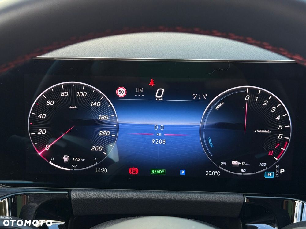 Mercedes-Benz GLA - 33