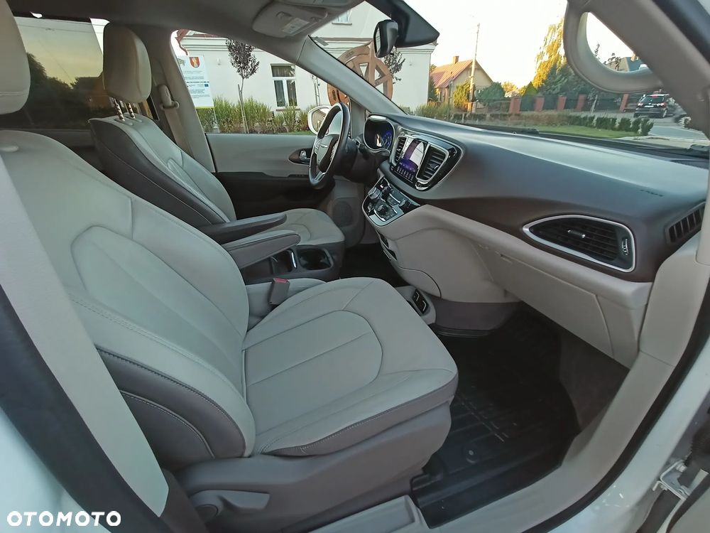 Chrysler Pacifica - 10