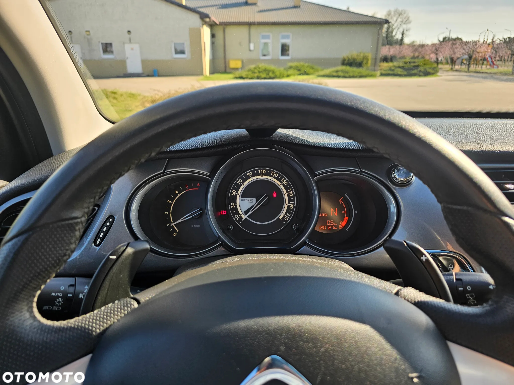 Citroën C3 e-HDi 90 FAP EGS6 Exclusive - 8