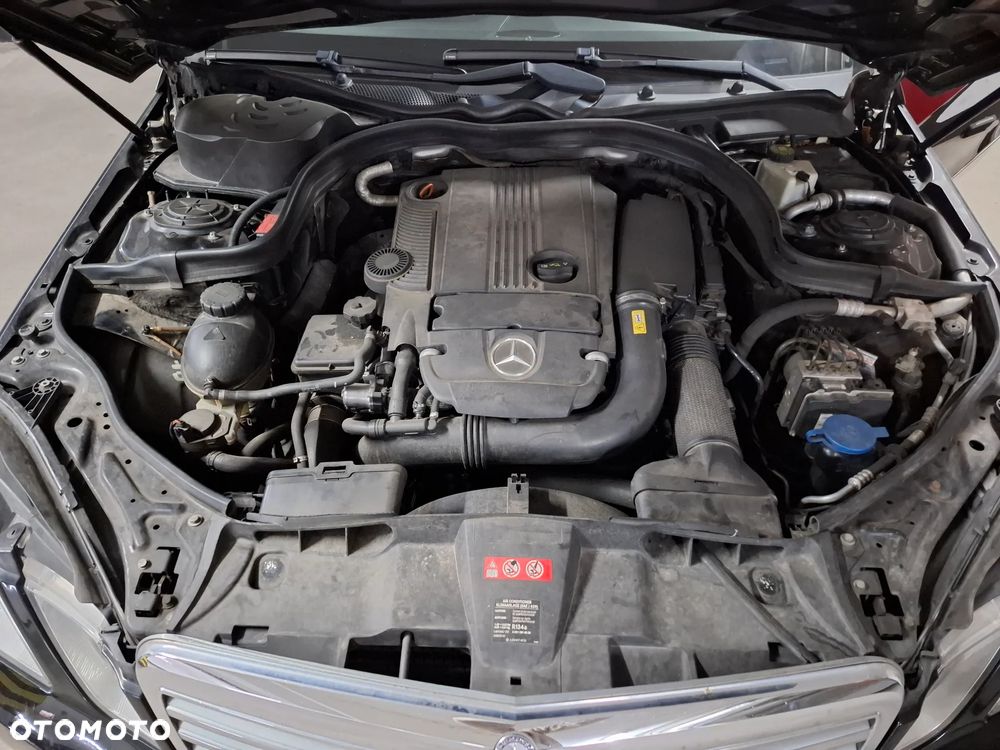 Mercedes-Benz Klasa E 200 T CGI BlueEFFICIENCY Automatik - 20
