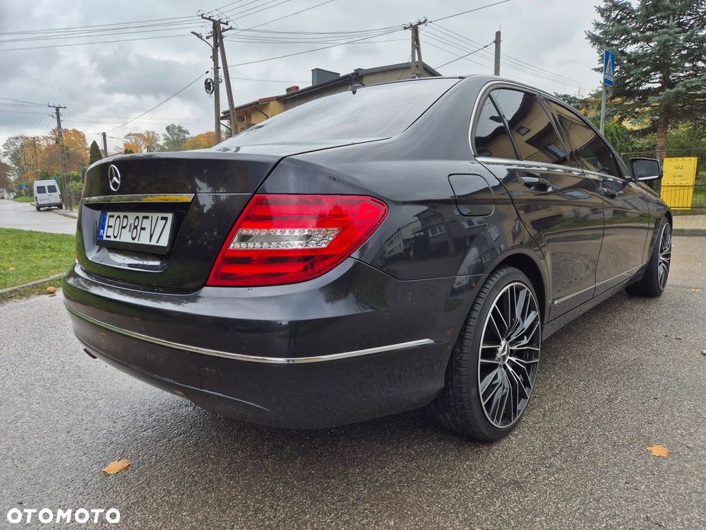 Mercedes-Benz Klasa C 180 BlueEFFICIENCY Avantgarde - 18