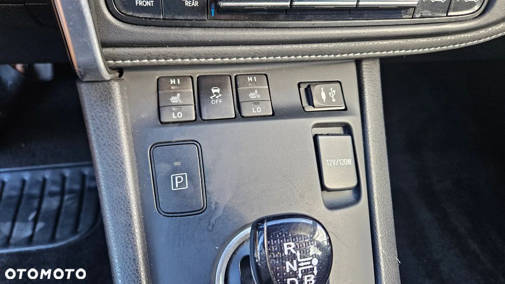 Toyota Auris Hybrid 135 Prestige - 26