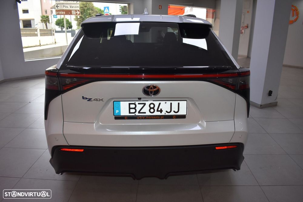 Toyota bZ4X - 10