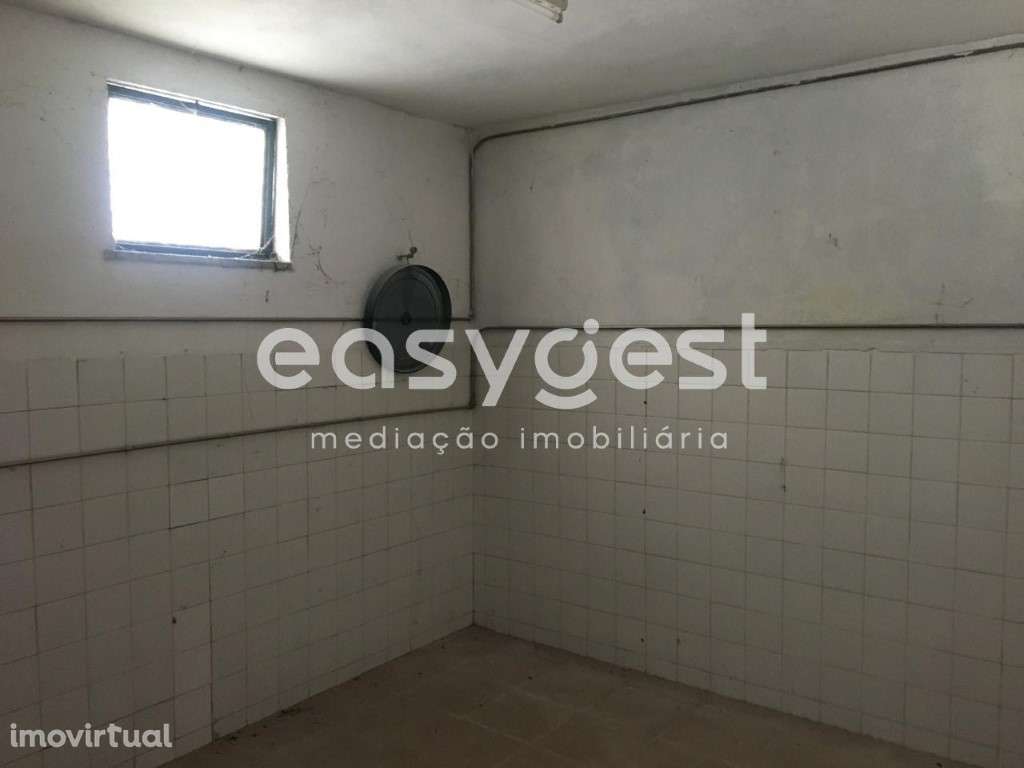 Armazém com 1670 m2 em Est. Nac. 17, Gândara de Espariz, Tábua - Grande imagem: 5/21