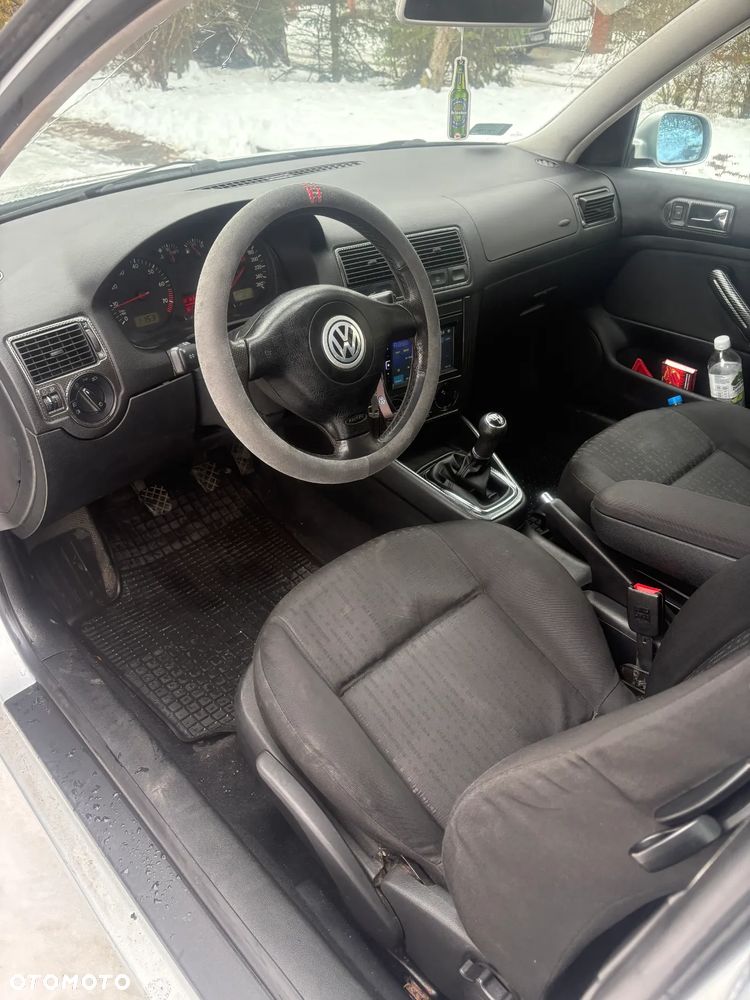Volkswagen Golf 1.6 Comfortline - 5