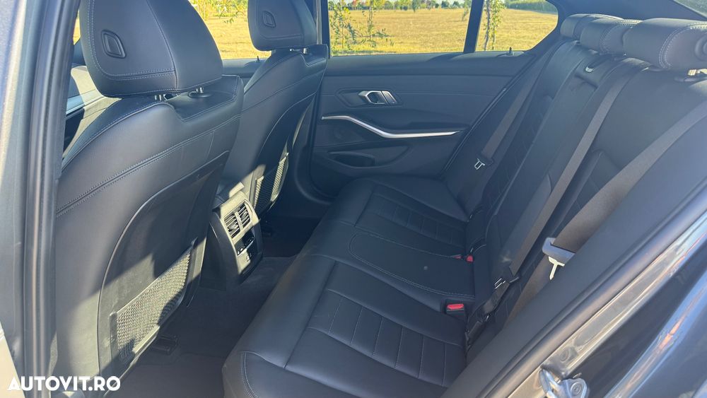 BMW Seria 3 330e Aut. M Sport - 9