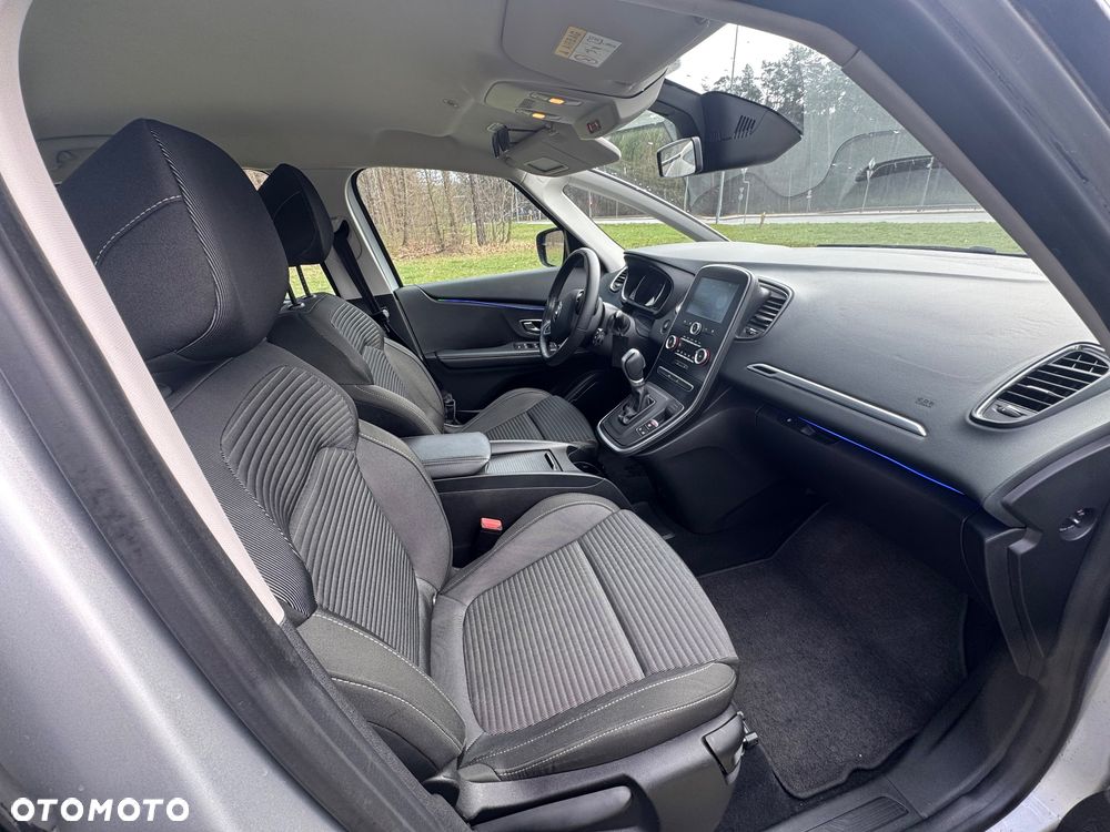 Renault Grand Scenic - 21