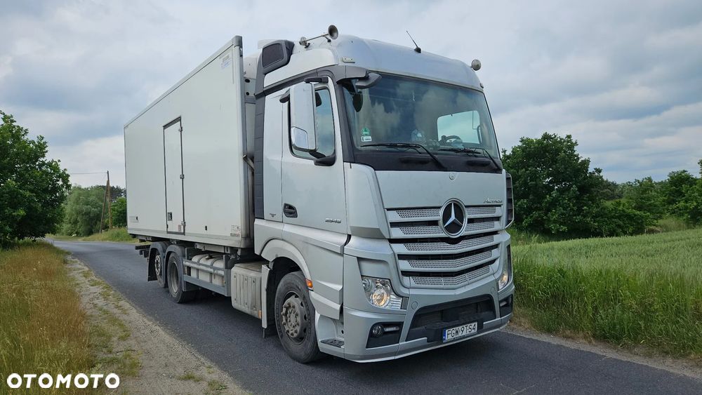 Mercedes-Benz Actros - 2