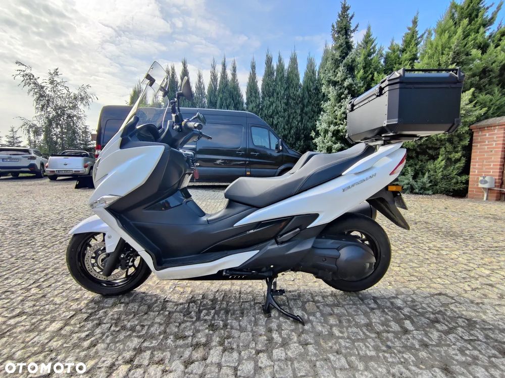 Suzuki Burgman - 3