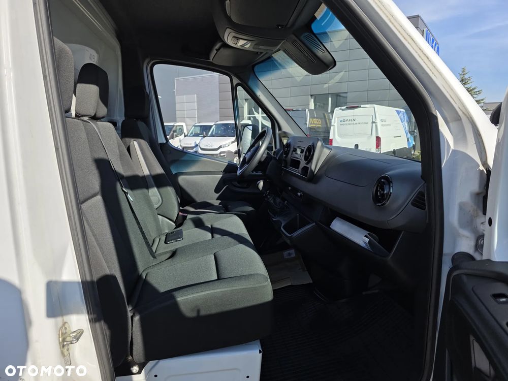 Mercedes-Benz Sprinter 514 Bliźniaki Kontener z Winda 8EP - 11