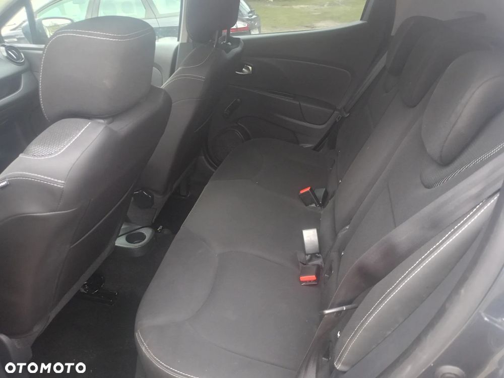 Renault Clio 1.2 16V 75 Limited - 14