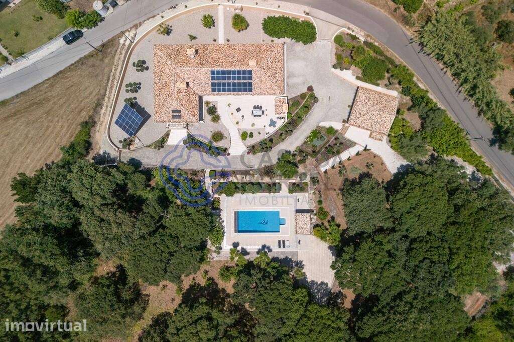 Moradia de luxo T4 térrea, como nova, com garagem e piscina Caldas da - Grande imagem: 5/60