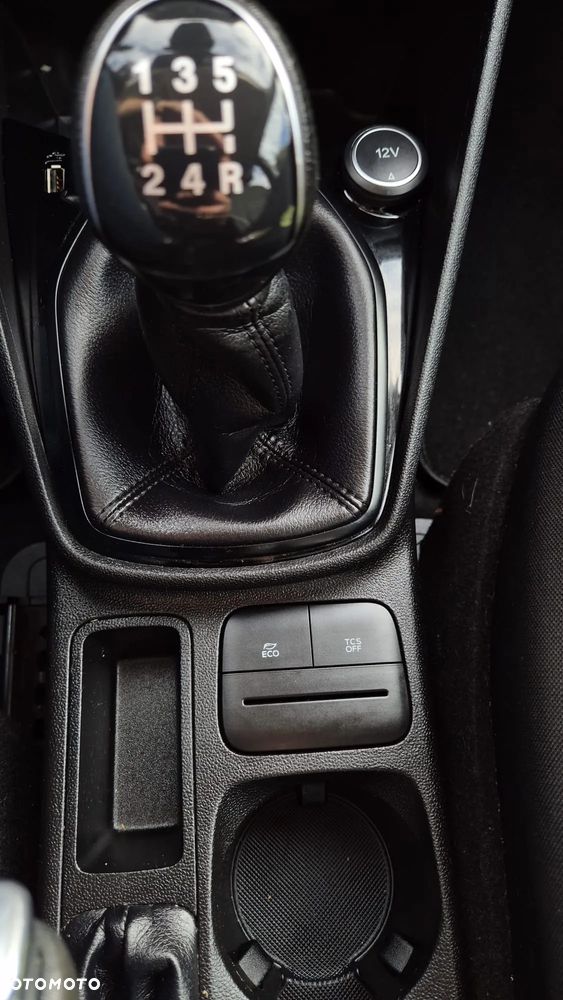 Ford Fiesta 1.1 S&S COOL&CONNECT - 23