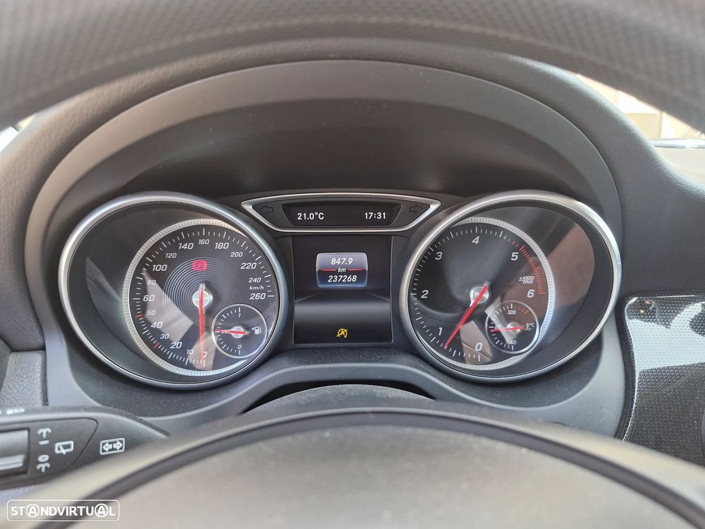 Mercedes-Benz CLA 200 d Shooting Brake Urban - 11