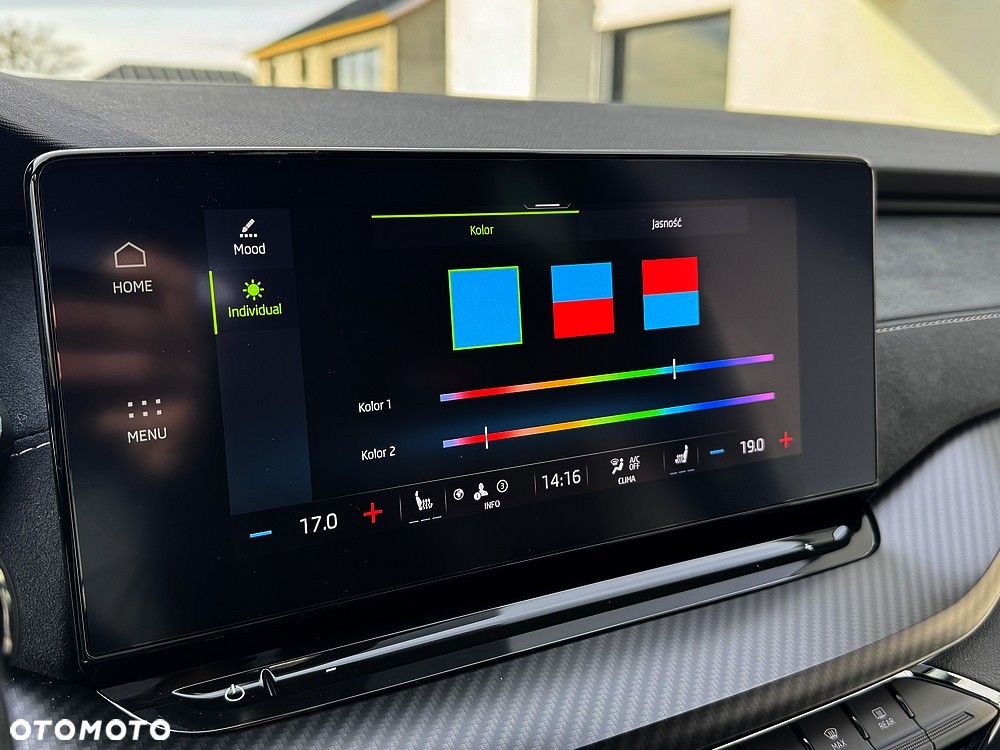 Skoda Octavia 2.0 TDI DSG RS Plus - 34