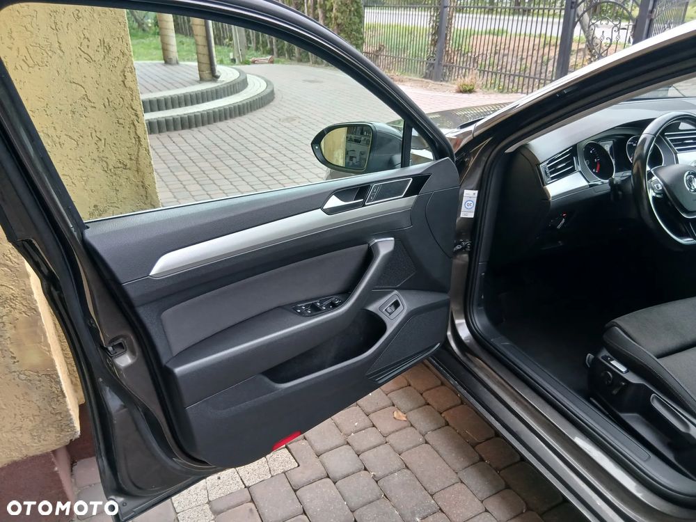 Volkswagen Passat 2.0 TDI (BlueMotion Technology) Comfortline - 12
