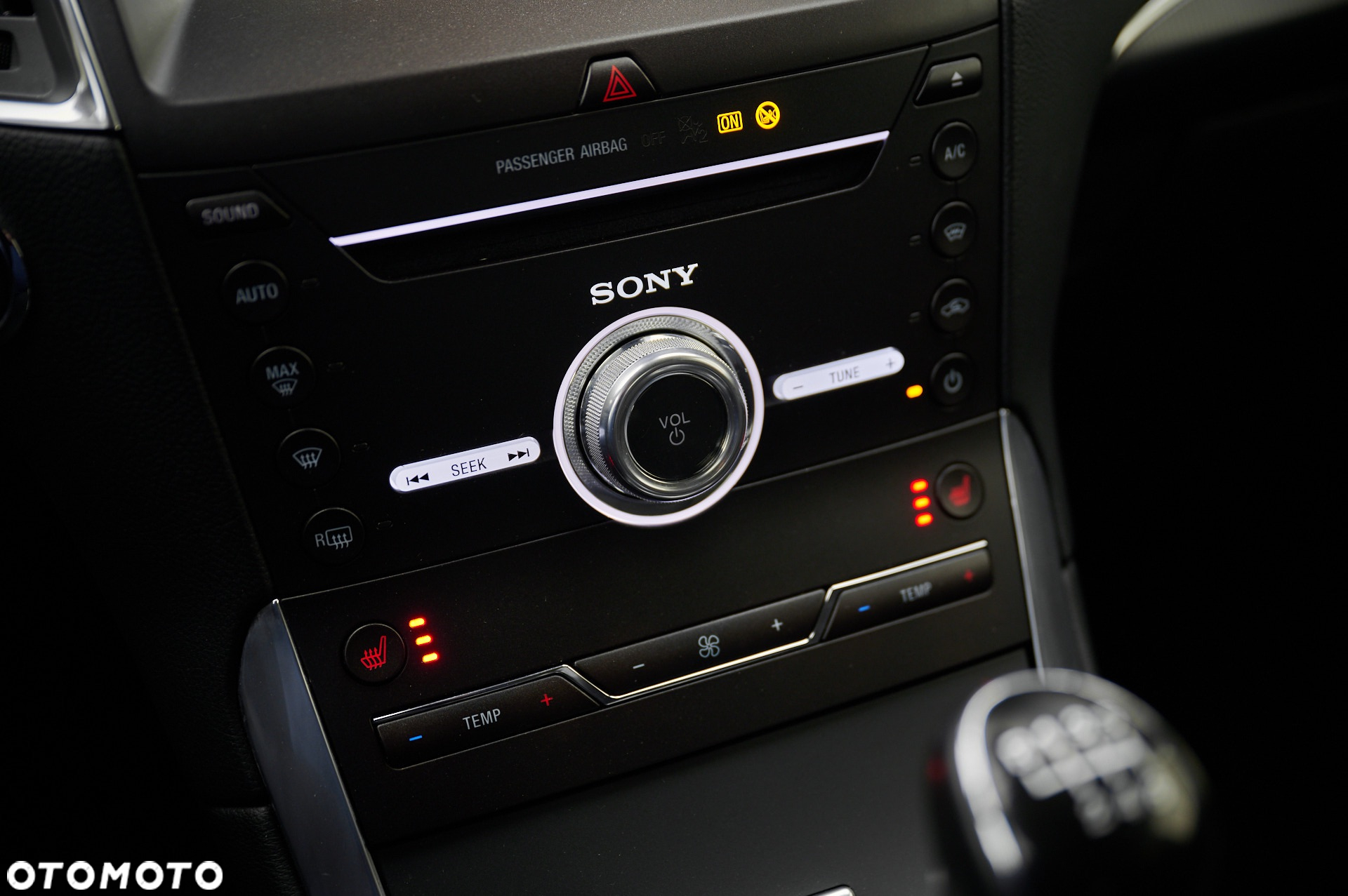 Ford S-Max - 32