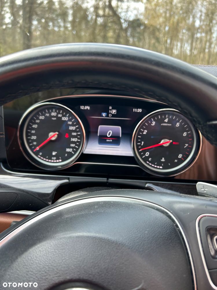 Mercedes-Benz Klasa E 400 4Matic 9G-TRONIC Avantgarde - 25