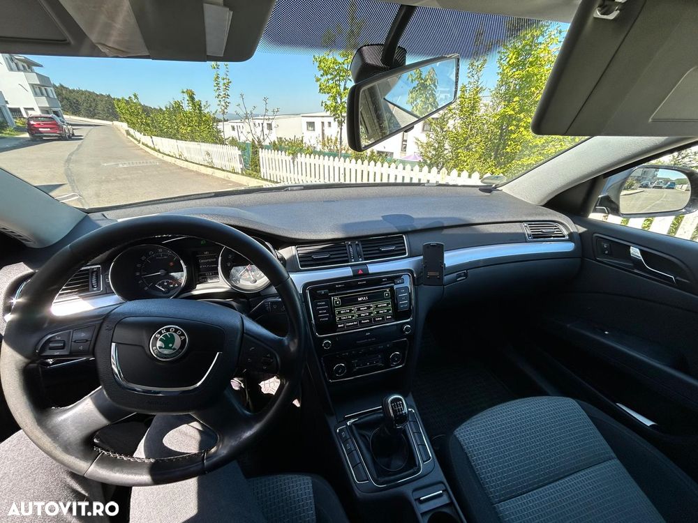 Skoda Superb 2.0 TDI PD Ambition - 11