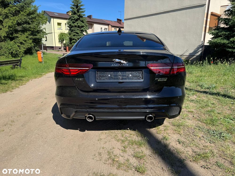 Jaguar XE P250 R-Dynamic HSE - 4